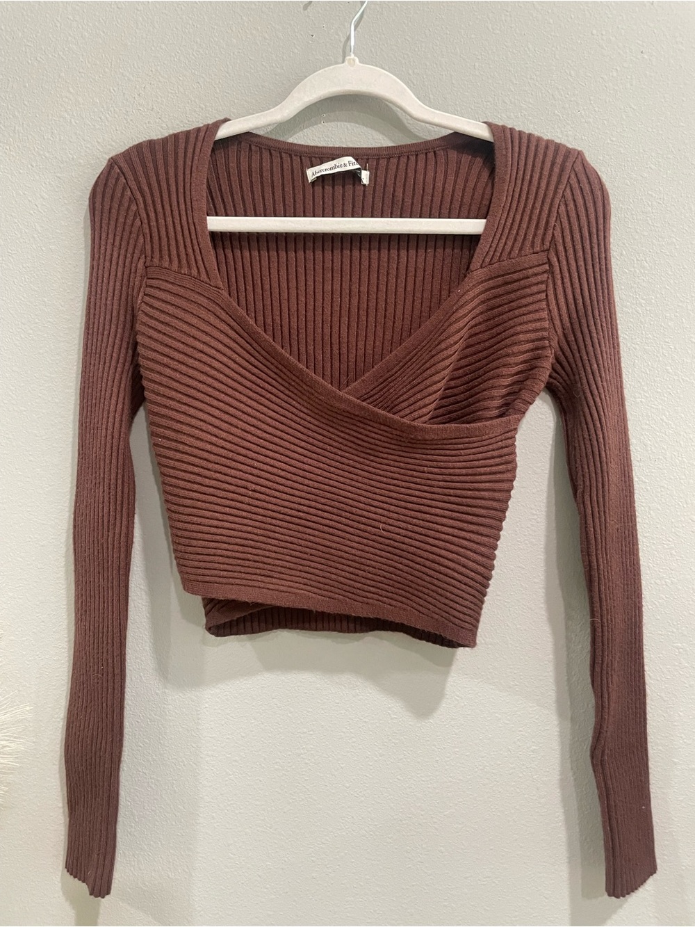 Abercrombie & Fitch Ribbed Viscose Knit Crop Sweater Top in Chocolate Brown (M)